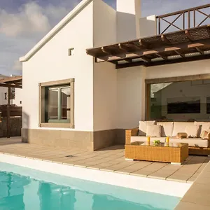 villas-playa-blanca-beach-mate.in-canary-islands.com/